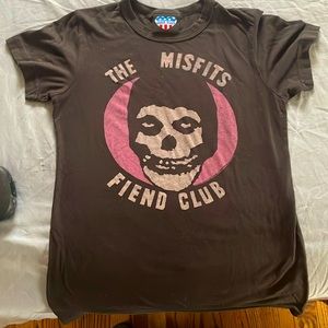 Says xl but more like a wine s medium or large, but is extra stretchy